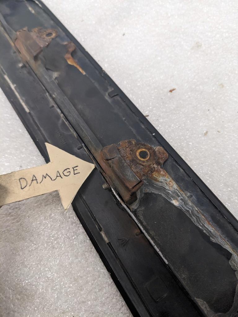 DAMAGED PORSCHE 9445121030003C REAR SPOILER RALLY BLACK FOR PORSCHE 968 USED R24