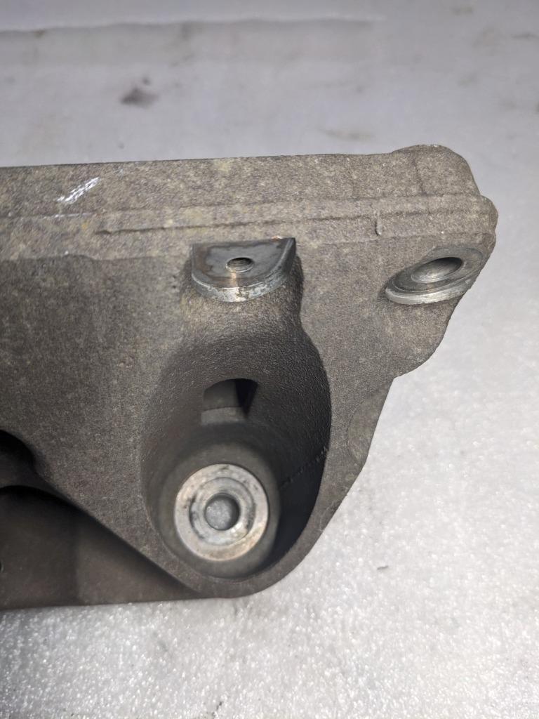 PORSCHE CAYENNE 4.5L LEFT ENGINE MOTOR BRACKET 9481022135R USED 996BGL