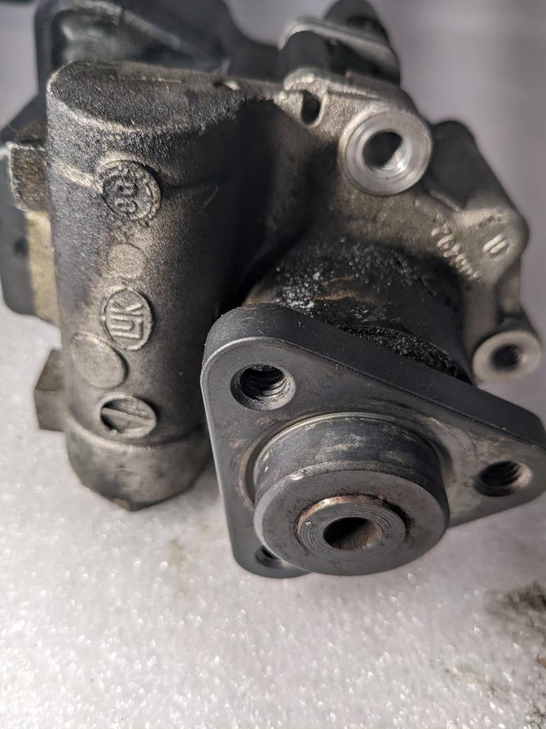 PORSCHE 986-996 CARRERA POWER STEERING PUMP 99631402004 USED 996B.G.L.