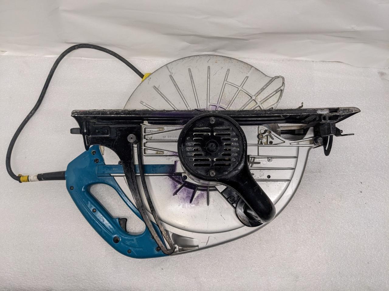 Makita 5402NA Corded 16-5/16" Beam Circular Woodcutting Saw 2011 used B1B2