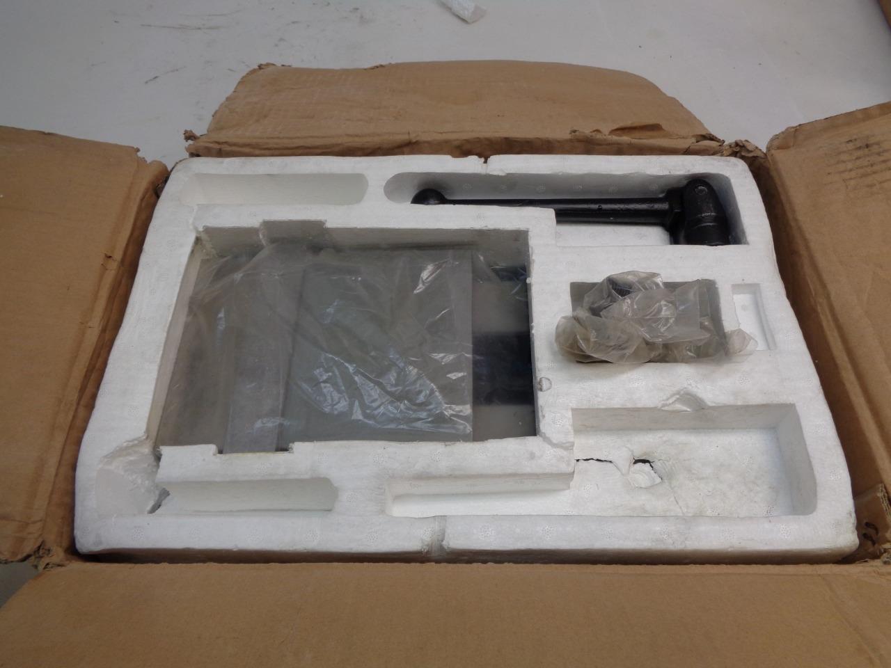 NEW GENERIC 6" MILLING MACHINE BENCH VISE R28