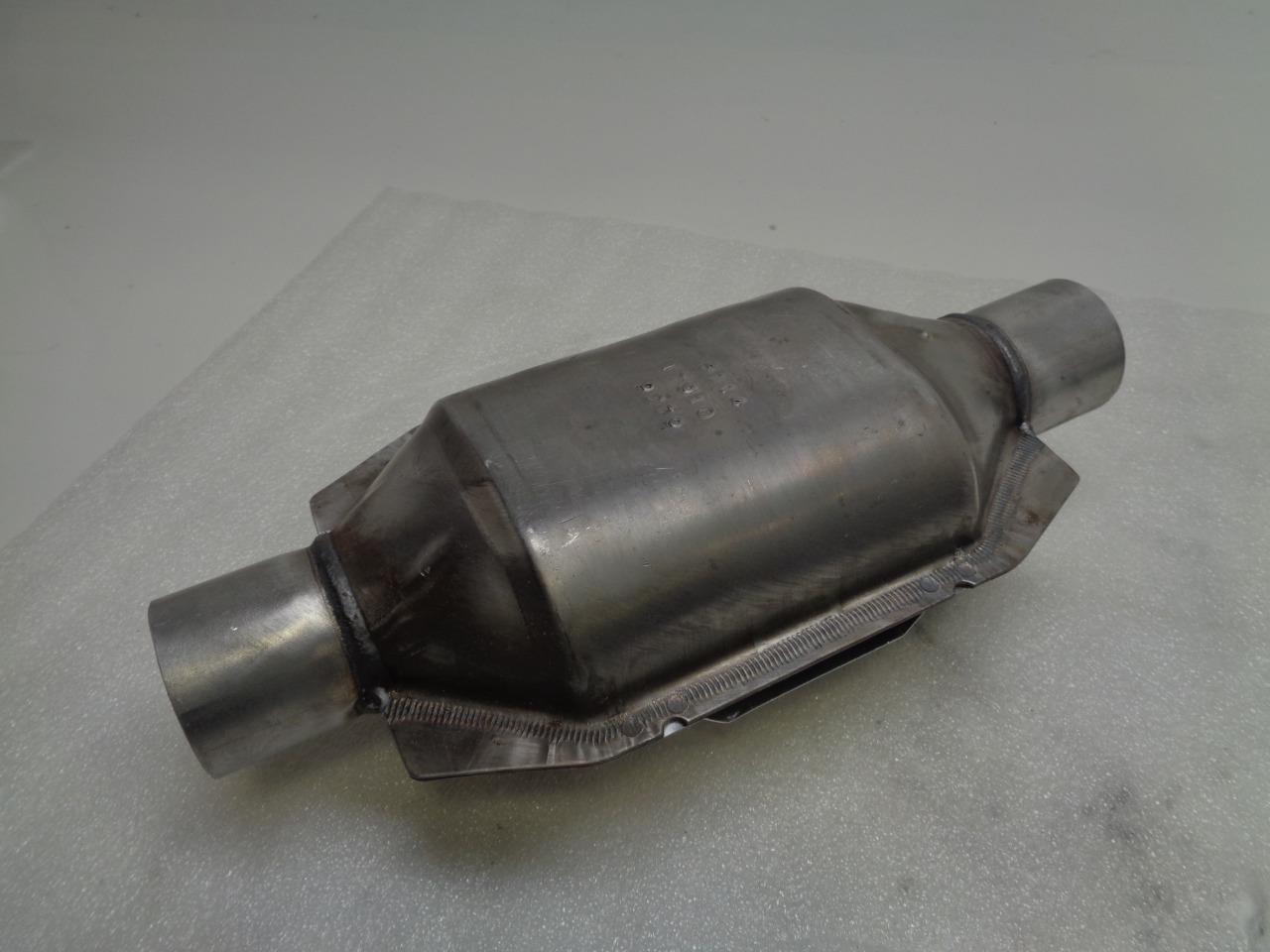 1 NEW CHERRY BOMB UNIVERSAL CATALYTIC CONVERTER 38502 R19