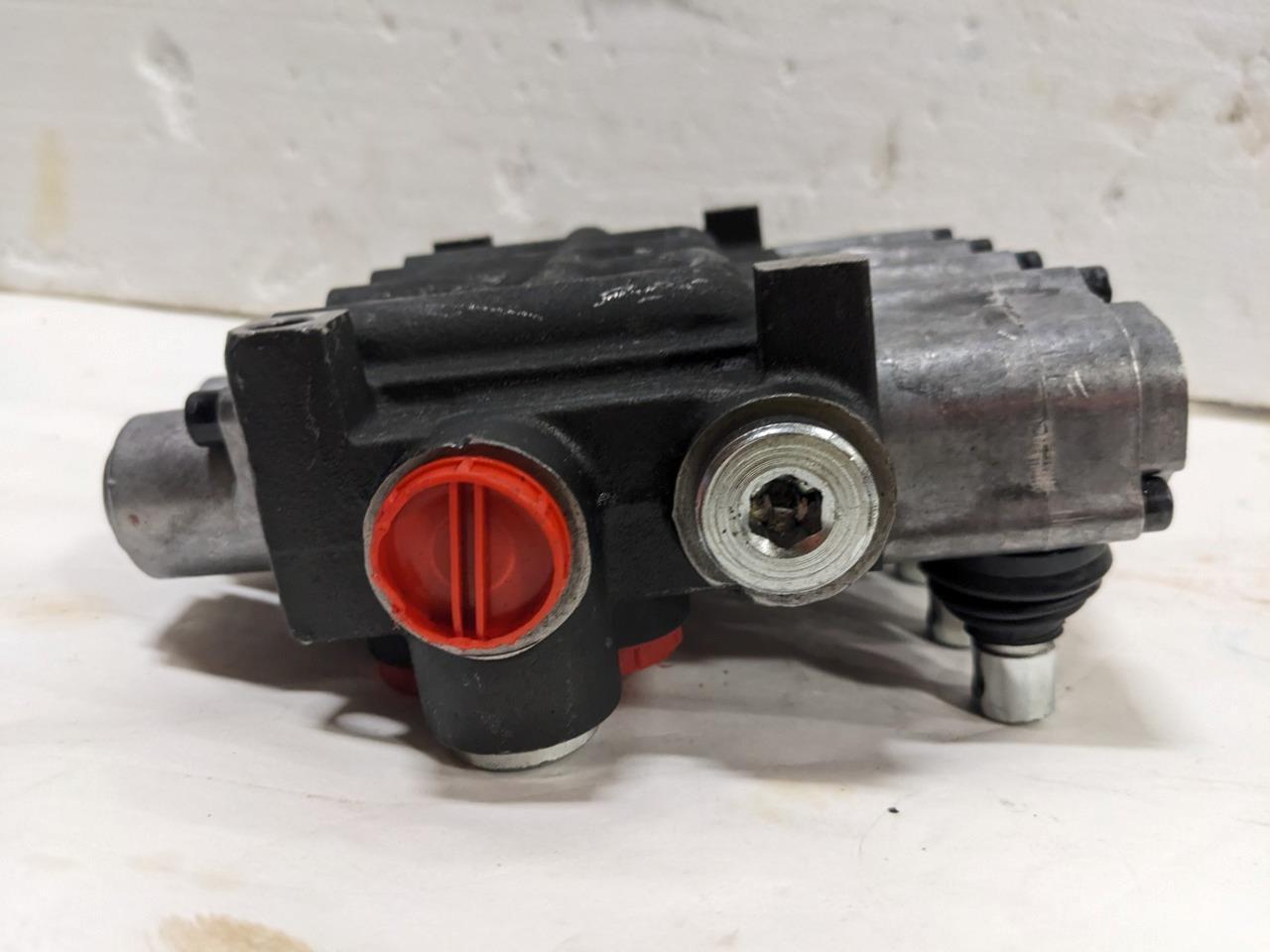 Chief 4 Way Directional Control Valve 4P40 S1Z1 A1A1A1D1 NEW BSIG1