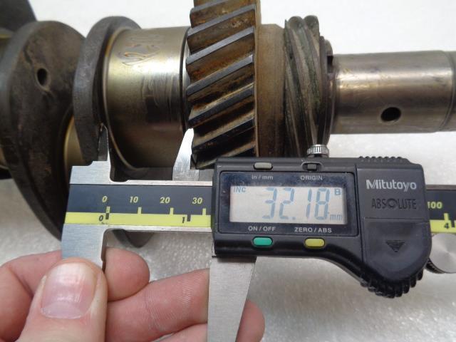 Porsche 911 2.2L Non Counterweight Crankshaft 901 102 010 00 USED GENUINE R24T7