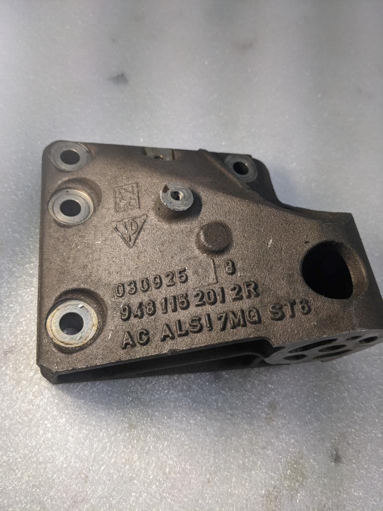 PORSCHE CAYENNE ENGINE HOLDER RIGHT 9481152012R USED R25
