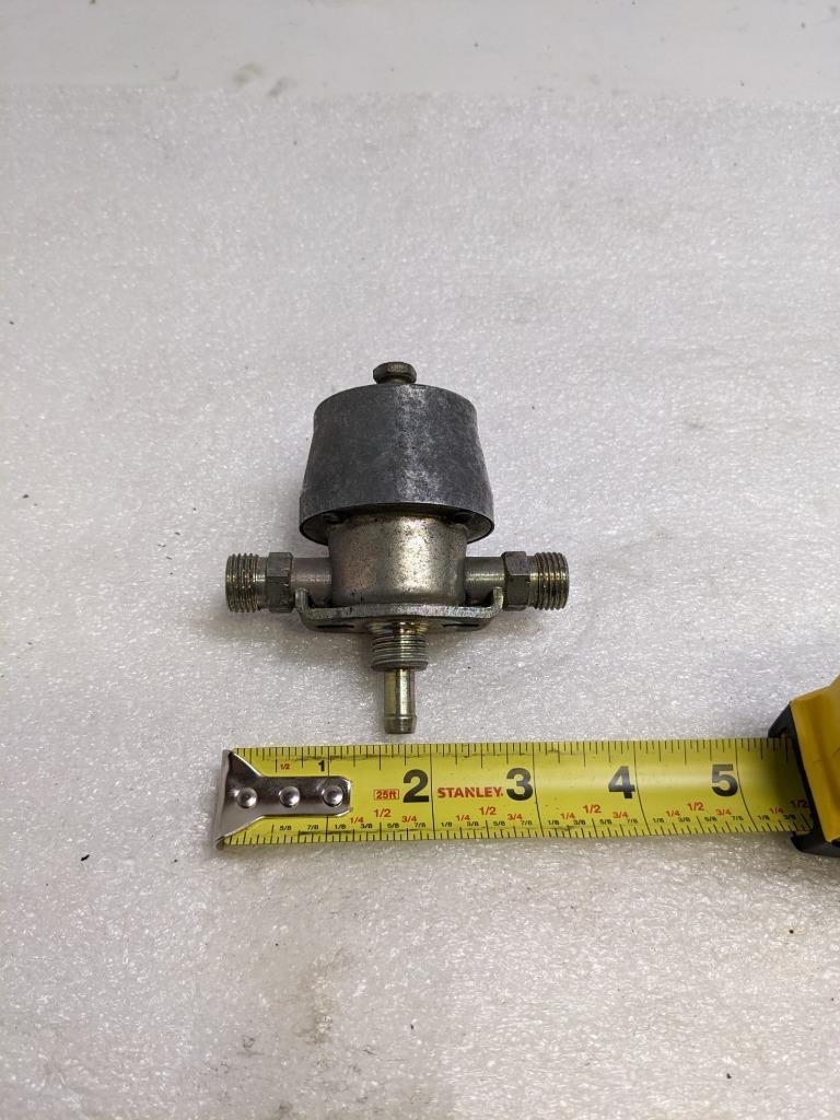 PORSCHE 92811019801 FUEL PRESSURE REGULATOR FOR 88-95 PORSCHE 911 USED R20T7
