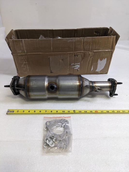 CATALYTIC CONVERTER KIT BELIEVED FOR FRONT 2003-2007 HONDA ACCORD 2.4L NEW R19