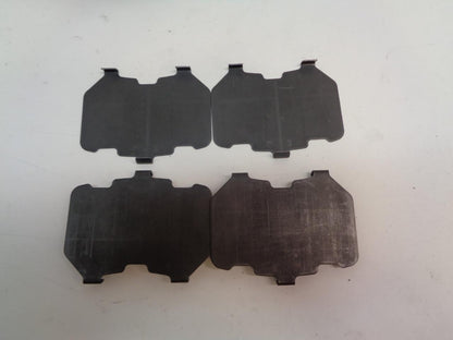 NEW TOYOTA 01-05 RAV4 FRONT BRAKE PAD KIT 04465-AZ011-TM R5