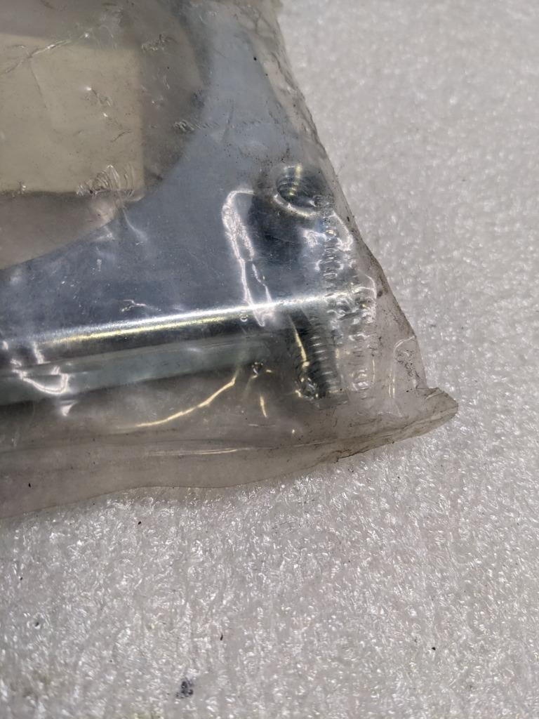 DYNAFLEX PRODUCTS 46-500 Z ZINC PLATED CLAMP NEW R5TB