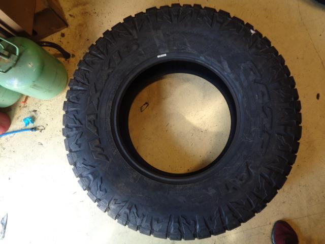 1 NEW MAXXIS RAZR AT  LT 40 13.5 20 128Q LRE TIRE TL00065400 Q2