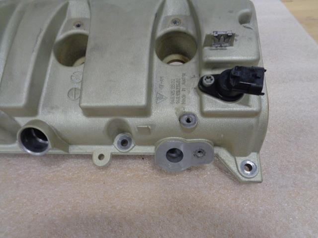 OEM USED PORSCHE RIGHT ENGINE VALVE COVER 948 105 135 02 CAYENNE 2008-2009 R31T1