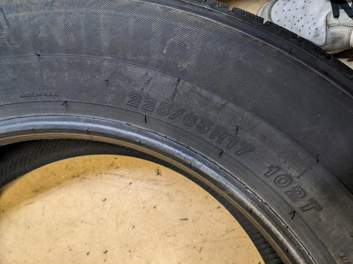 2 YOKOHAMA AVID TOURING S  P 225 65 17 102T SL TIRES 110131828 CQ2