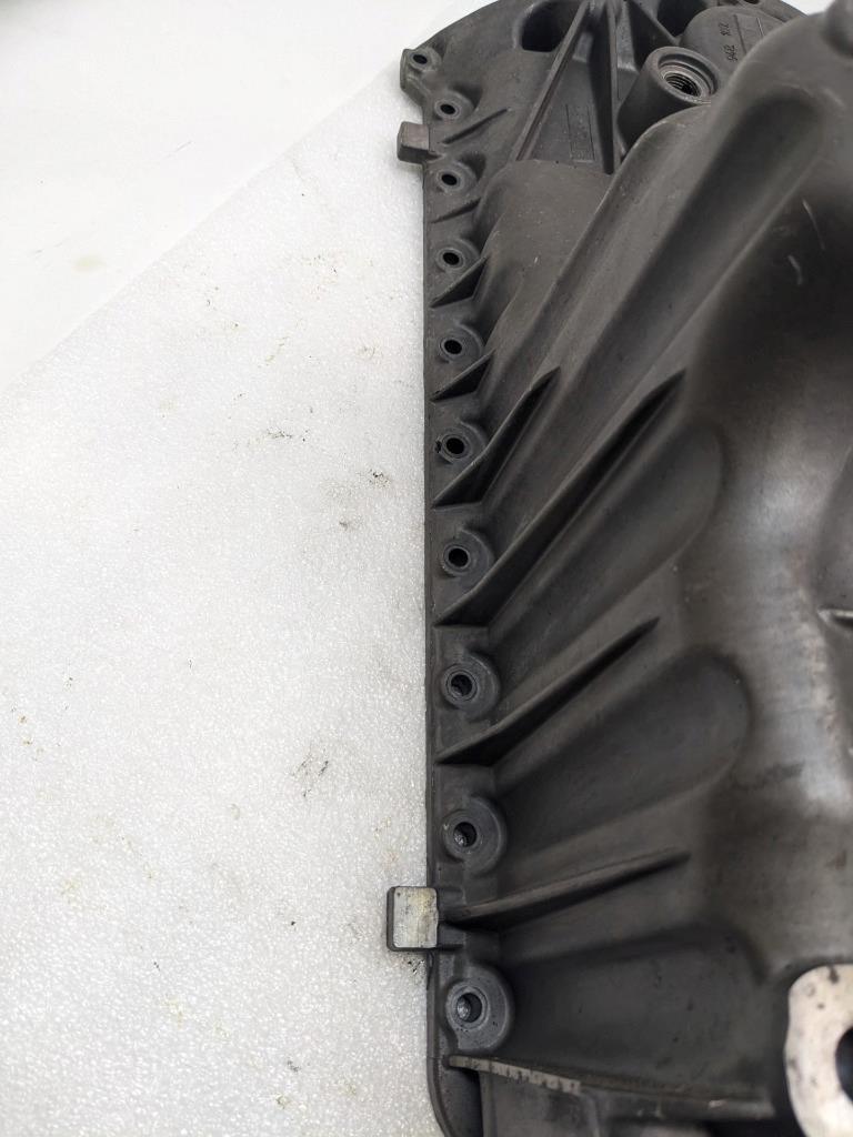 2003-2006 PORSCHE CAYENNE 4.5 LOWER ENGINE OIL PAN 9481071406R USED R24