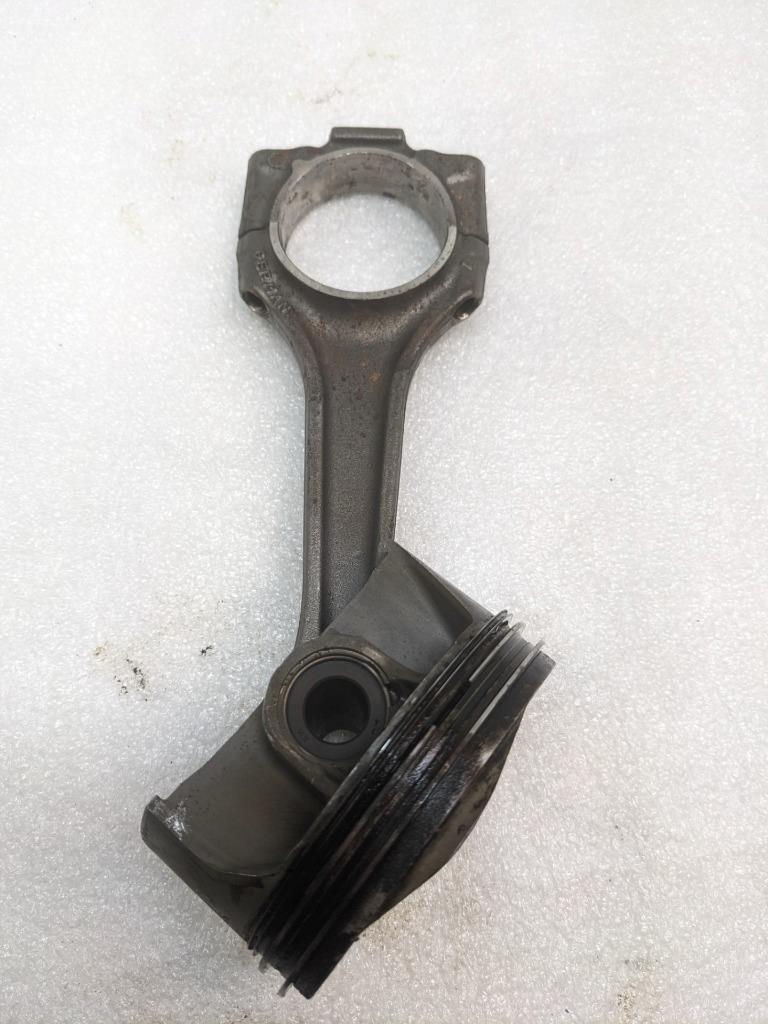 PORSCHE CAYENNE PISTON CONNECTING ROD #3 (CRACKED) 9461191R USED R24