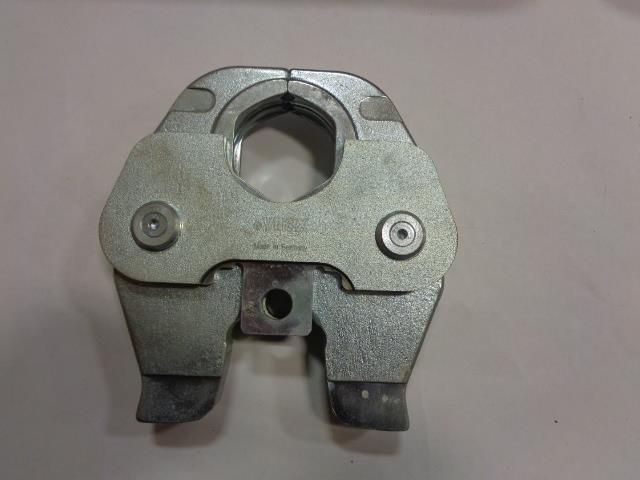 USED STANLEY VIRAX P20+ CRIMPING TOOL 253022 2 BATTERIES AND CHARGER R2