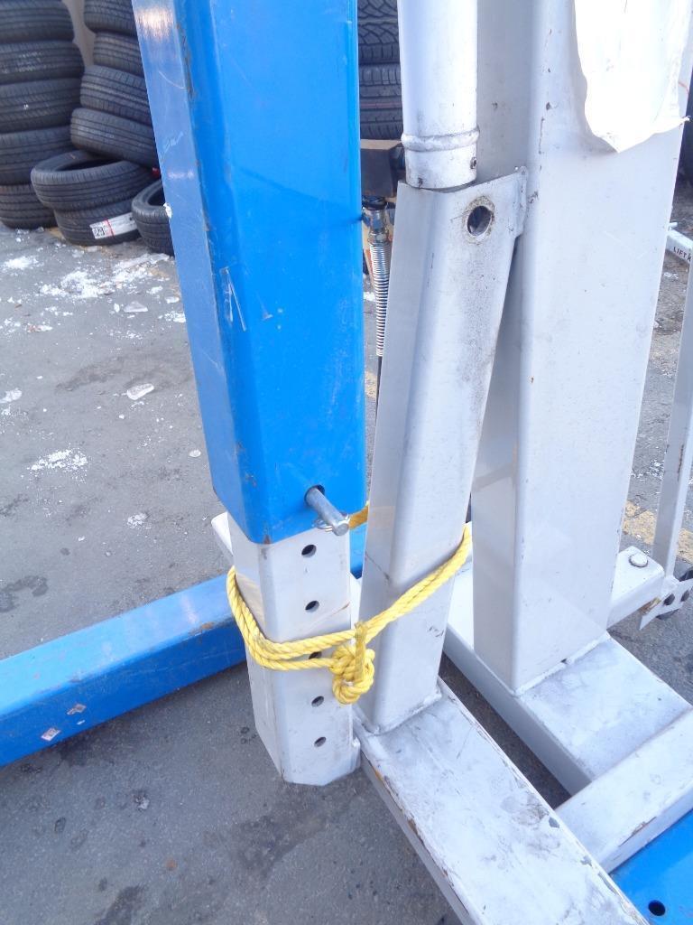 OTC 1820 4400LB DELUXE STEEL FLOOR CRANE 85" Ht 41-1/2" Lg 41-1/2" Wd