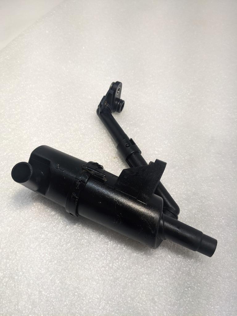 PORSCHE 1999-2000 911/996 ENGINE OIL SEPERATOR 99610708054 USED 996GL2T1