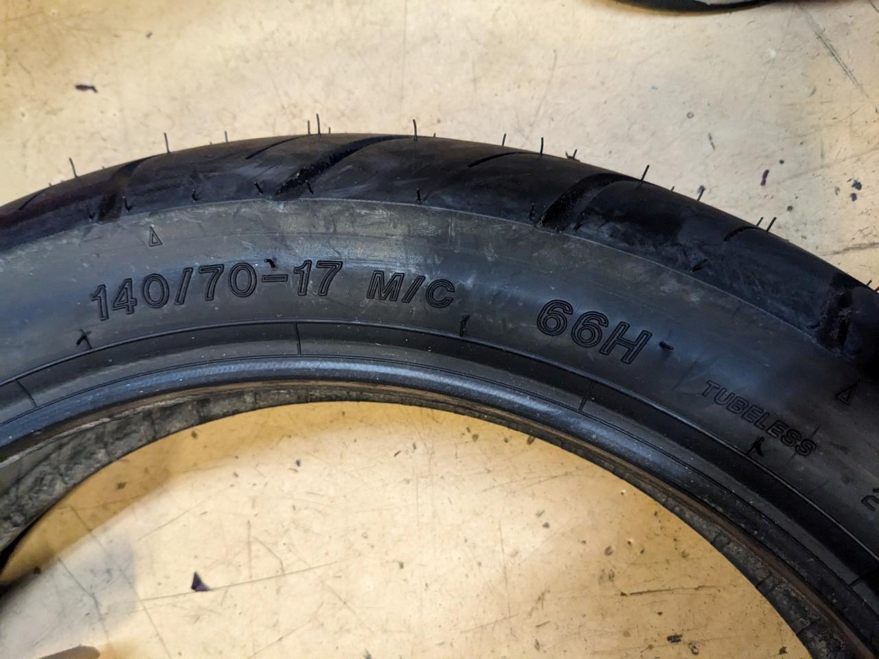 IRC ROAD WINNER RX -02 140 70 17 66H REAR MOTORCYCLE TIRE 313236 CQ3