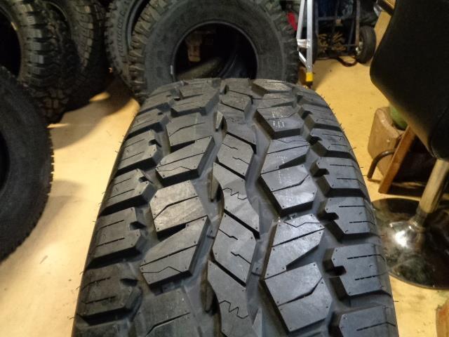 ARMSTRONG TRU-TRAC AT LT 325 60 20 126 123 R LRE 10PLY TIRE 1200046703 BQ4