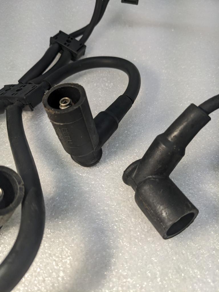 PORSCHE 928 GT 8X IGNITION CABLE SET 92860231100 USED R24