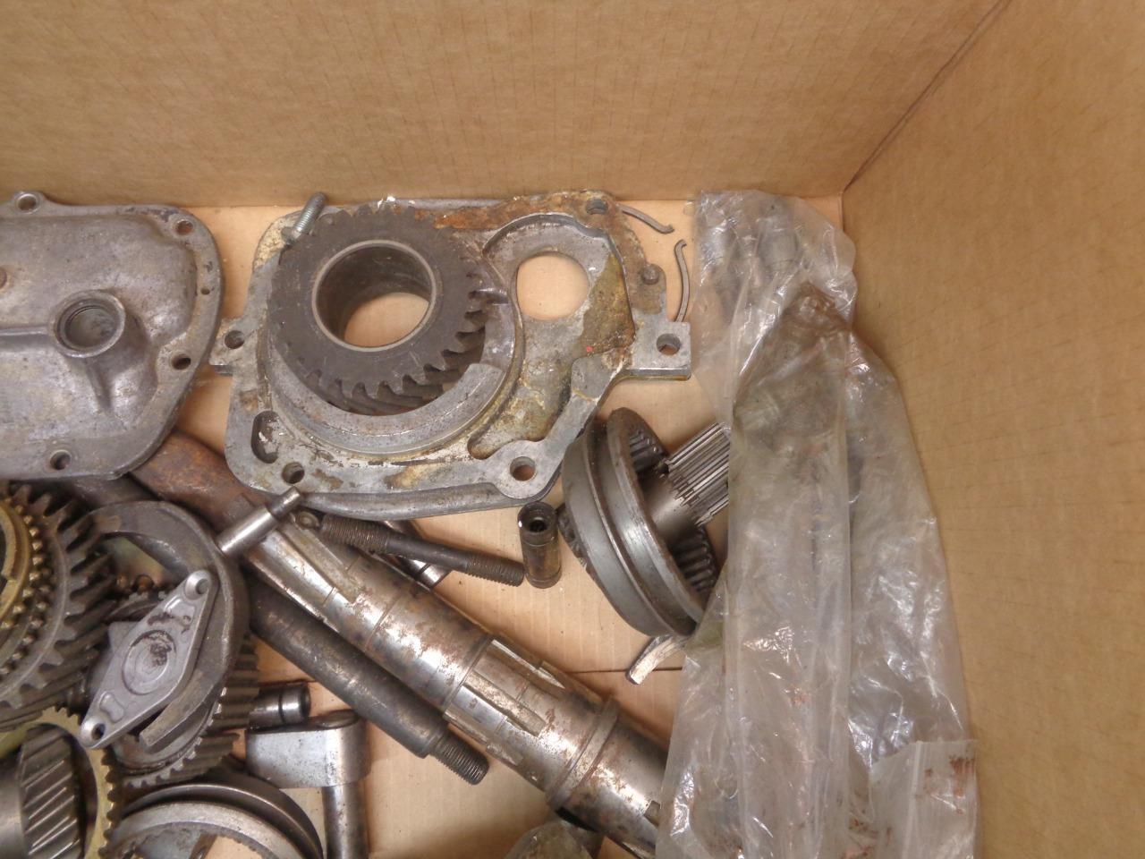 USED FOR PARTS TRANSMISSION CASE, GEARS & PARTS BSRG4