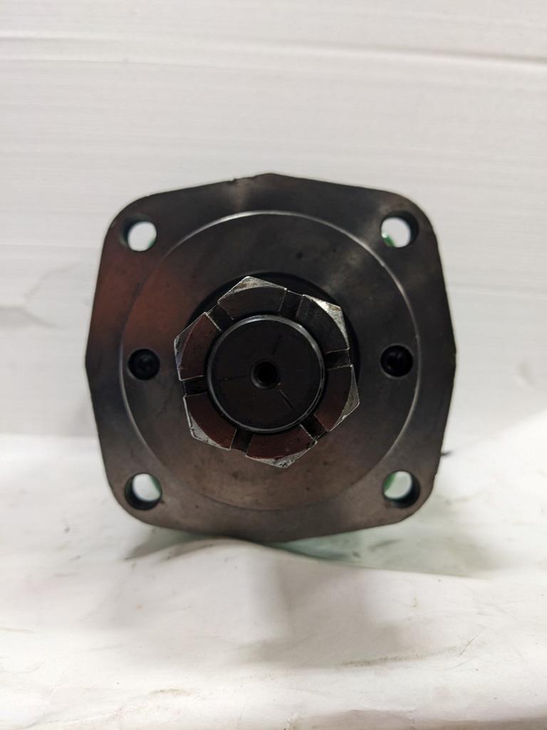NEW JOHN DEERE AXT12539 HYDRAULIC MOTOR (FITS HARVESTERS) BSRG5