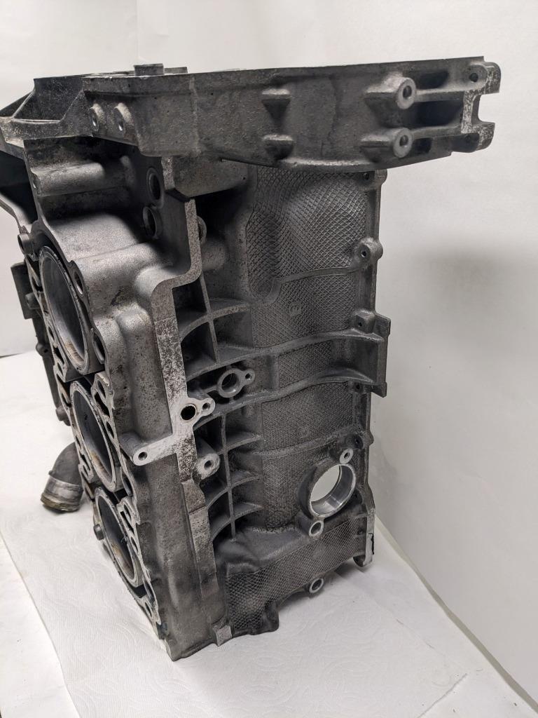 PORSCHE RIGHT/LEFT BARE ENGINE CASE FOR 97-04 BOXSTER 2.7L USED 996BGL2