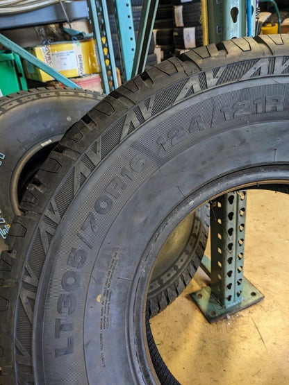 ARMSTRONG TRU-TRAC AT BSW LT 305 70 16 124/121R LRE 10PLY TIRE 1200046654 CQ1