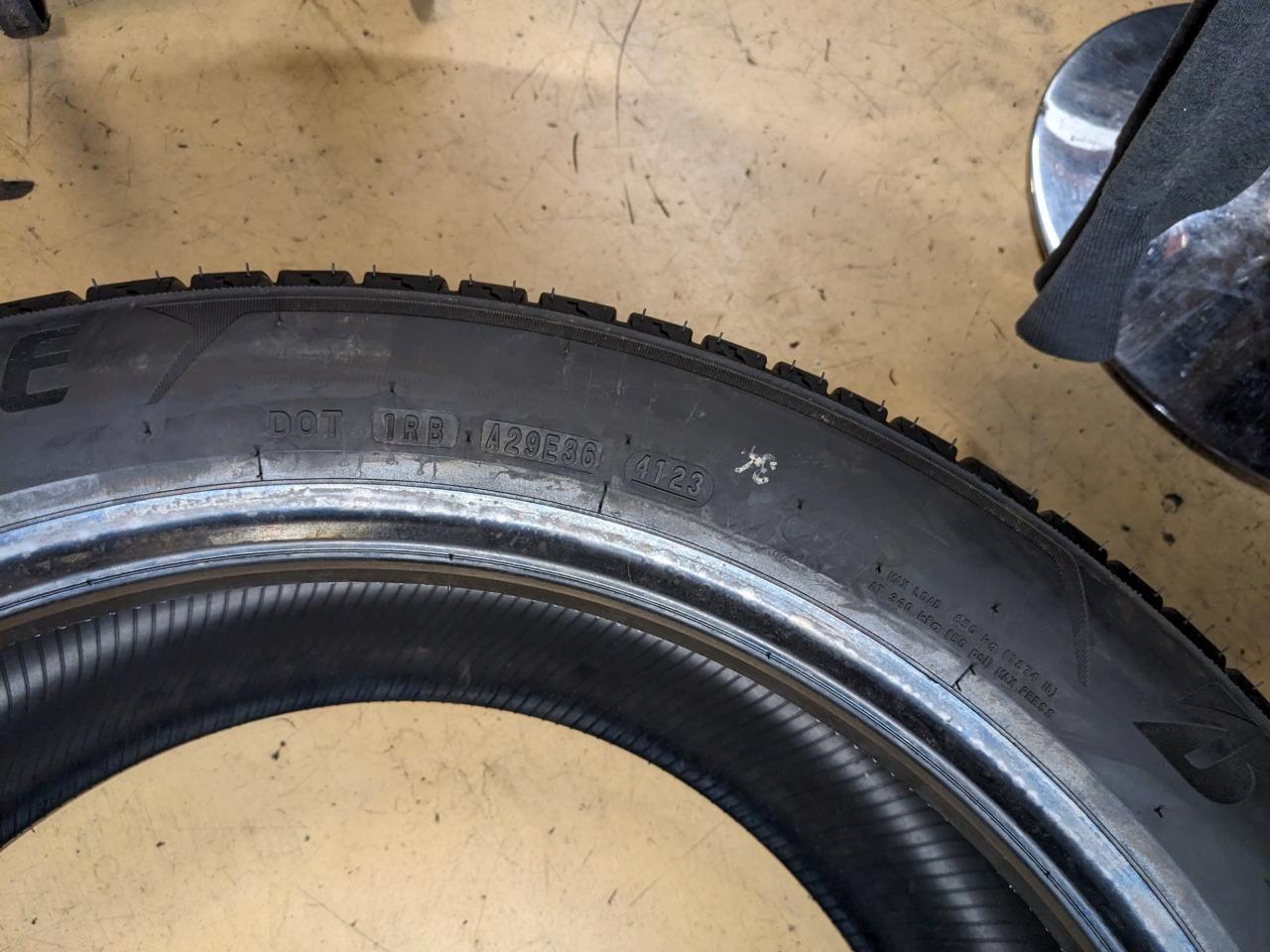 BRIDGESTONE POTENZA SPORT AS P 245 45 19 102Y XL TIRE 011912 CQ3