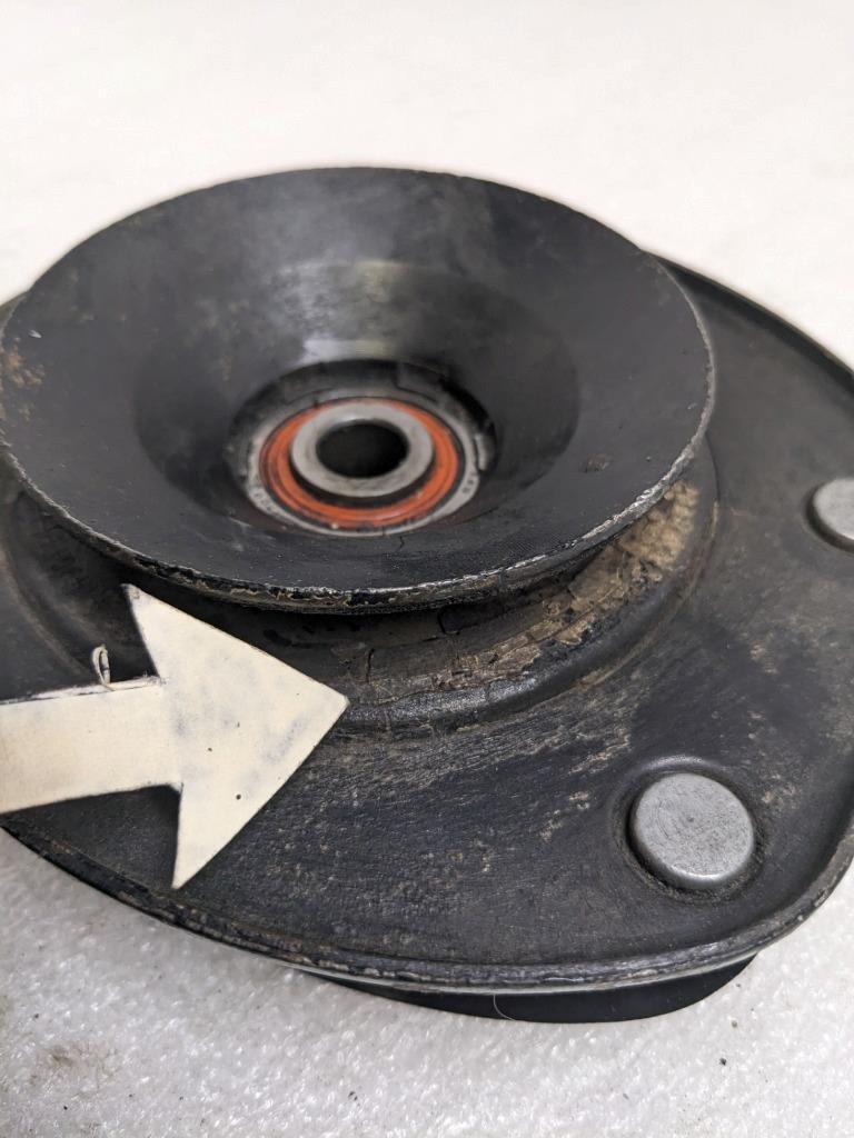 PORSCHE 99334301800 SHOCK ABSORBER MOUNT FOR 1995-1998 911 993 USED R20T8