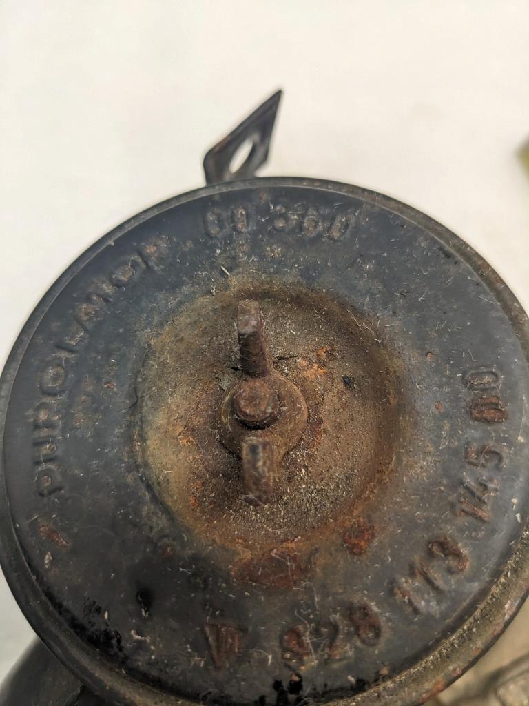 1978-1986 PORSCHE 928 SMOG AIR PUMP FILTER HOUSING 92811314500 USED R20t5