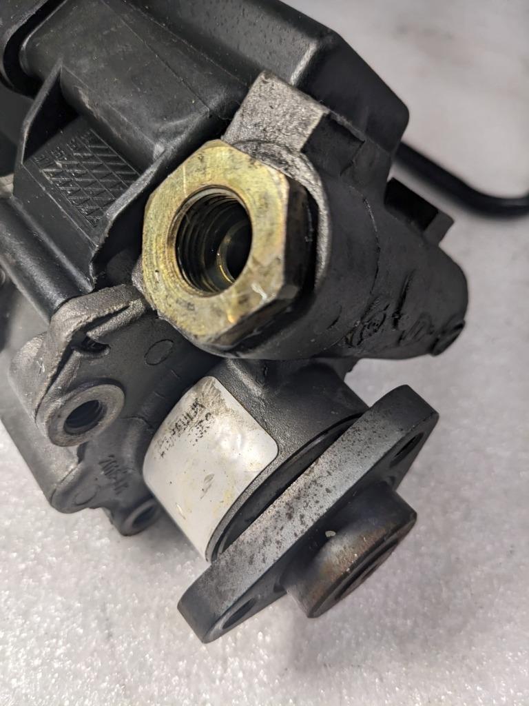 PORSCHE BOXSTER 986 POWER STEERING PUMP W RESERVIOR 99631422002 USED 996BGL