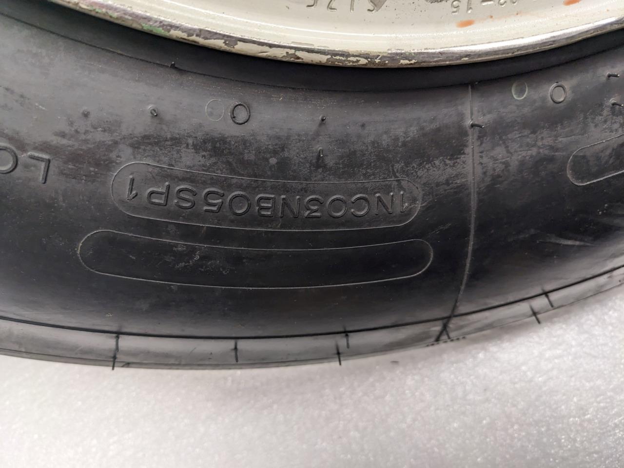 GOODRICH INBOARD WHEEL AND MICHELIN TIRE  30X8.8-15 HUB BORE 77MM 3-1531-3 B2