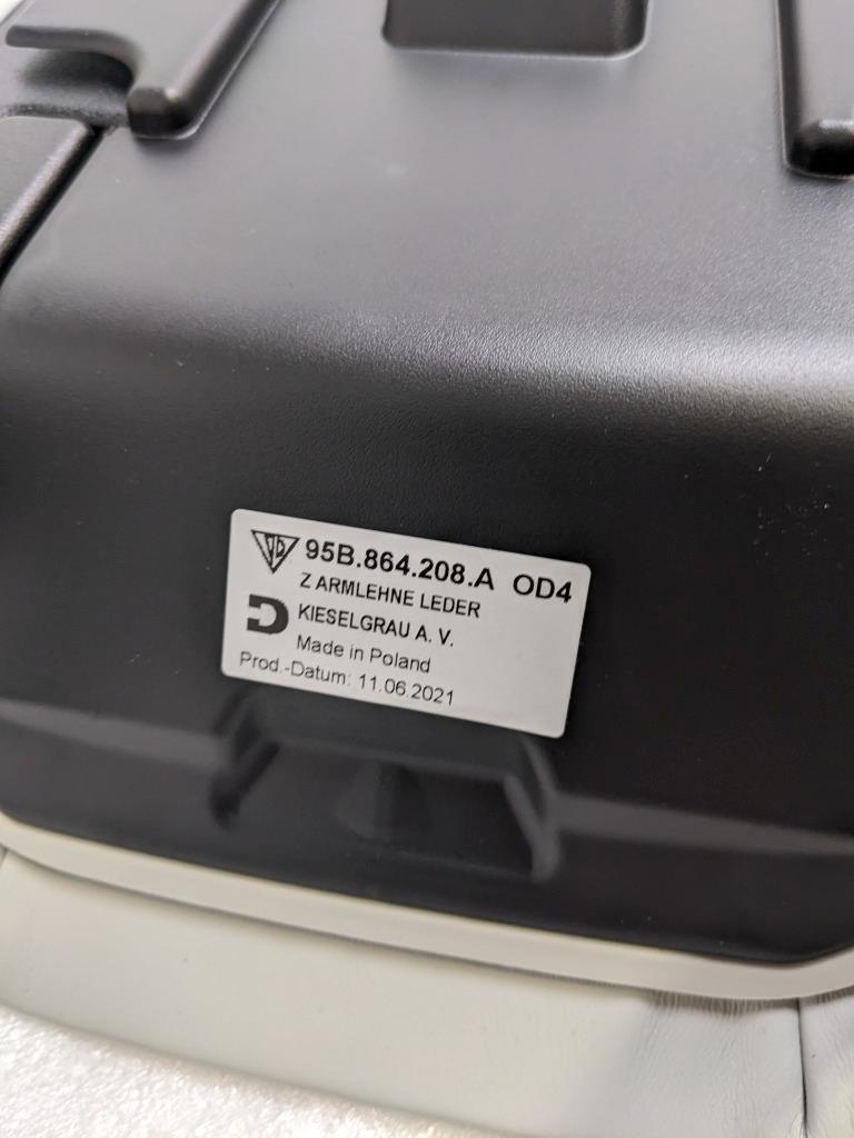 PORSCHE 95B864208AOD4 CONSOLE ARMREST PEBBLE GRAY FOR 19-24 MACAN NEW PGB2