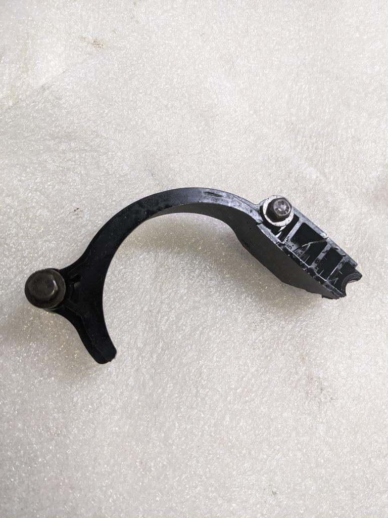 PORSCHE 996/911 1999-01 ENGINE TIMING CHAIN GUIDE RAIL 99610516651 #2  996BGL2T2