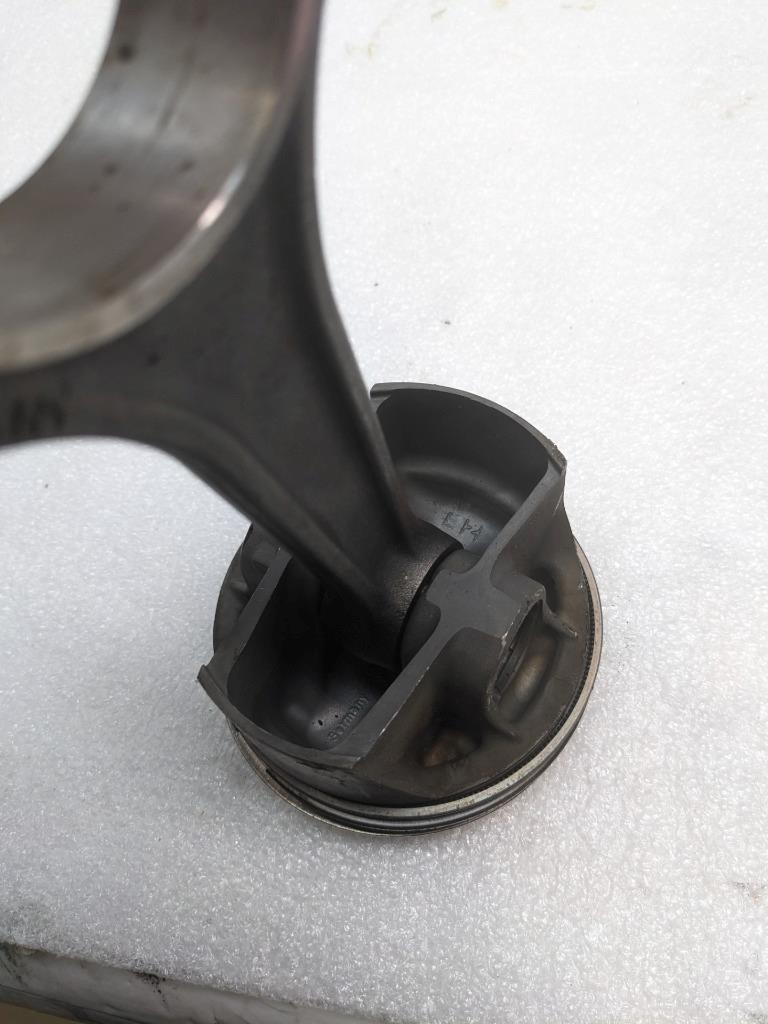 PORSCHE CAYENNE PISTON CONNECTING ROD #2 (CRACKED) 9461191R USED R24