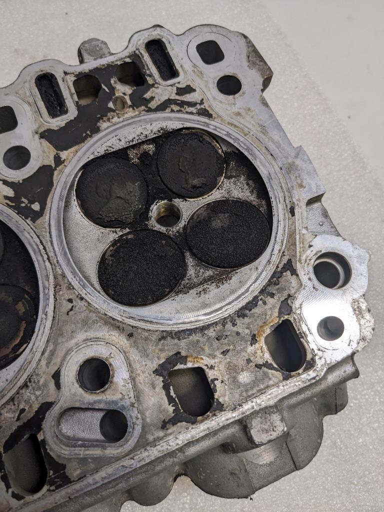 PORSCHE 948104104 LEFT ENGINE CYLINDER HEAD FOR 03-06 CAYENNE 4.5L USED #2 I2