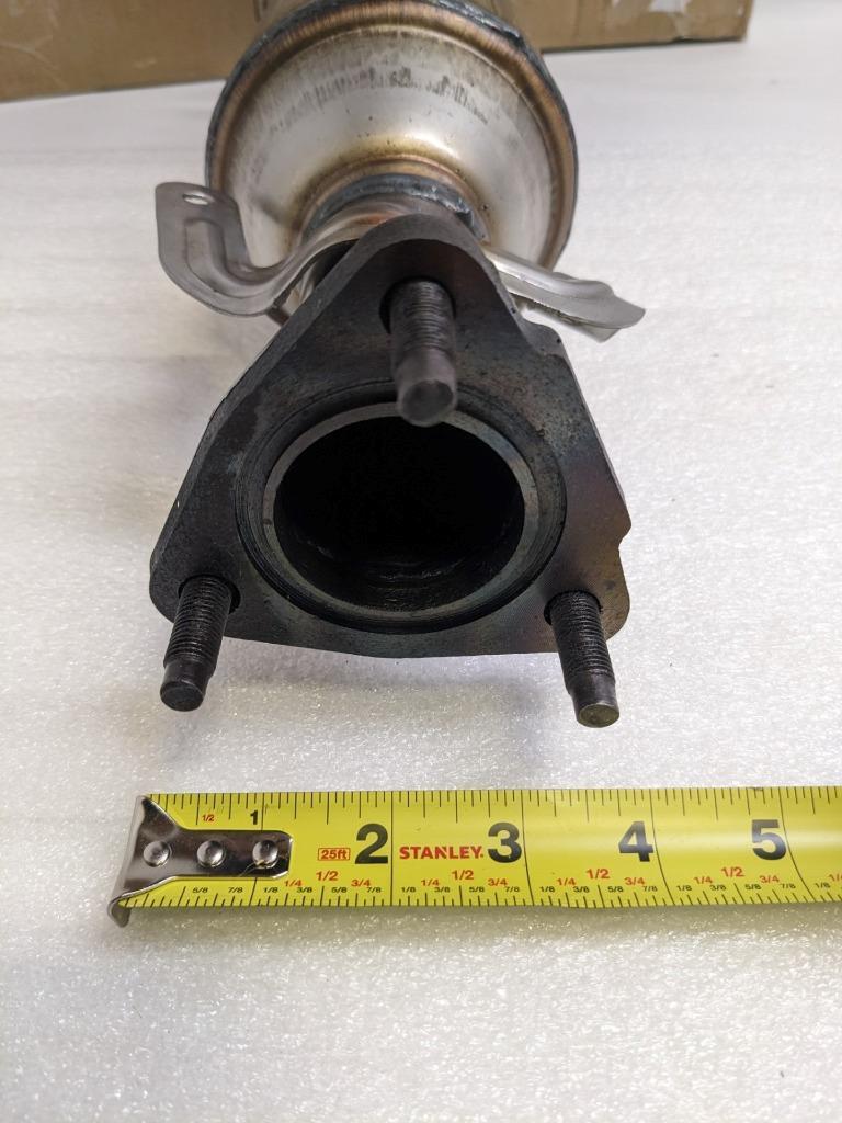 CATALYTIC CONVERTER KIT BELIEVED FOR FRONT 2003-2007 HONDA ACCORD 2.4L NEW R19