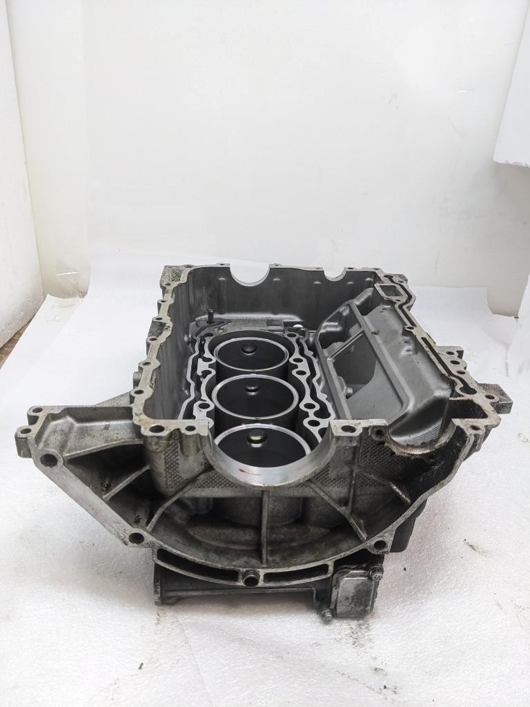 PORSCHE 911/996 RIGHT SIDE ENGINE BLOCK 9961011460R USED B2