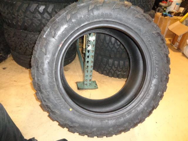 AMP TERRIAN ATTACK M/T A LT 305 55 20 121Q LRE 10PLY TIRE 305-5520AMPCM2 BQ4