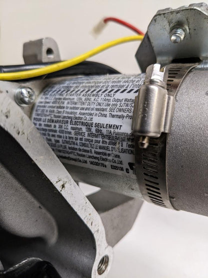 INCOMPLETE BRIGGS AND STRATTON 593663 SMALL ENGINE CYLINDER CASE & PARTS NEW R32