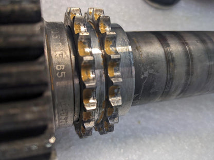 PORSCHE 911 996 INTERMEDIATE CAMSHAFT 99610501565 GENUINE USED 996GL2T1