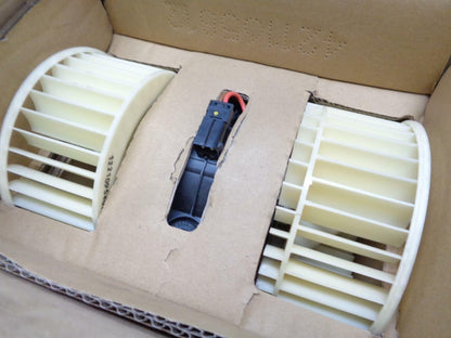 NEW GENUINE ACM  64 11 8 385 558 FRONT AC BLOWER MOTOR 2000-06 BMW (VARIOUS) R2