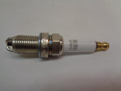 BRAND NEW BOSCH PLATINUM DODGE SPARK PLUG 4 PACK 4237 R13T3