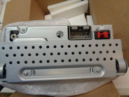 1 NEW FOMOCO 6G9N-18C815-TA LAND ROVER 2008-2011 CD PLAYER RADIO R17