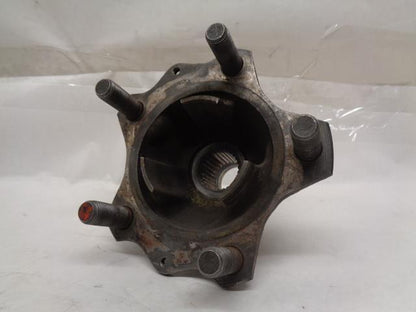 1 USED PORSCHE CARRERA WHEEL HUB w/ BOLTS 964 331 605 04/964 331 065 04 R25T6