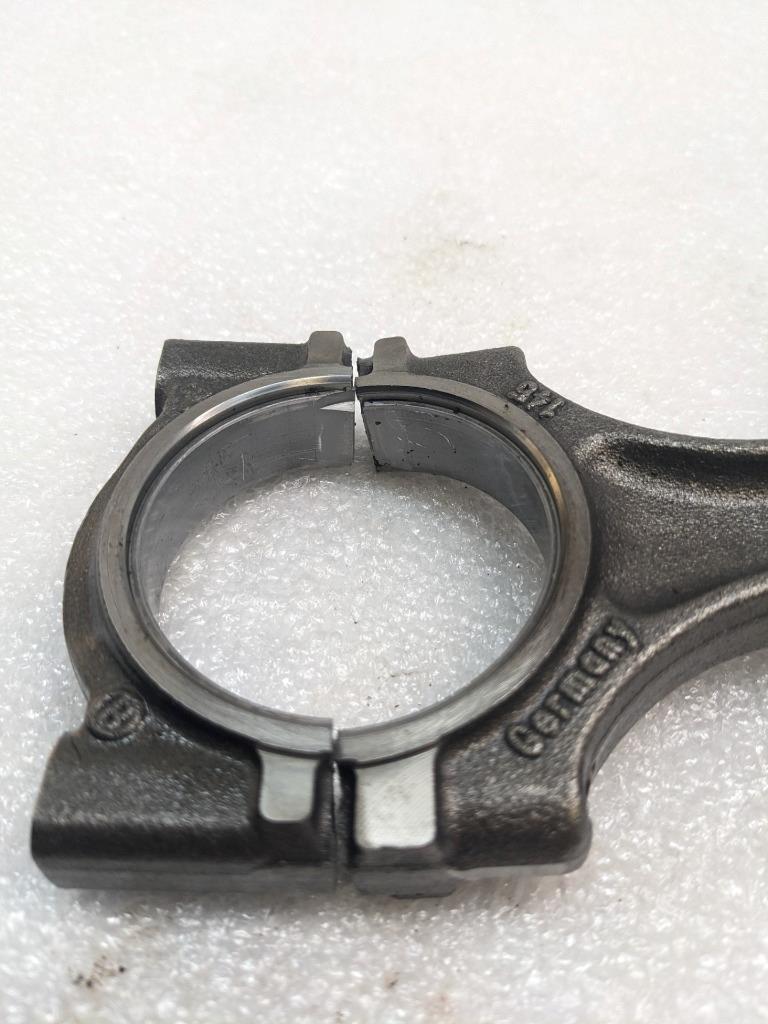 PORSCHE 986 BOXSTER 2.7L PISTON W/CONNECTING ROD #3 9961031028R USED 996GL2T1