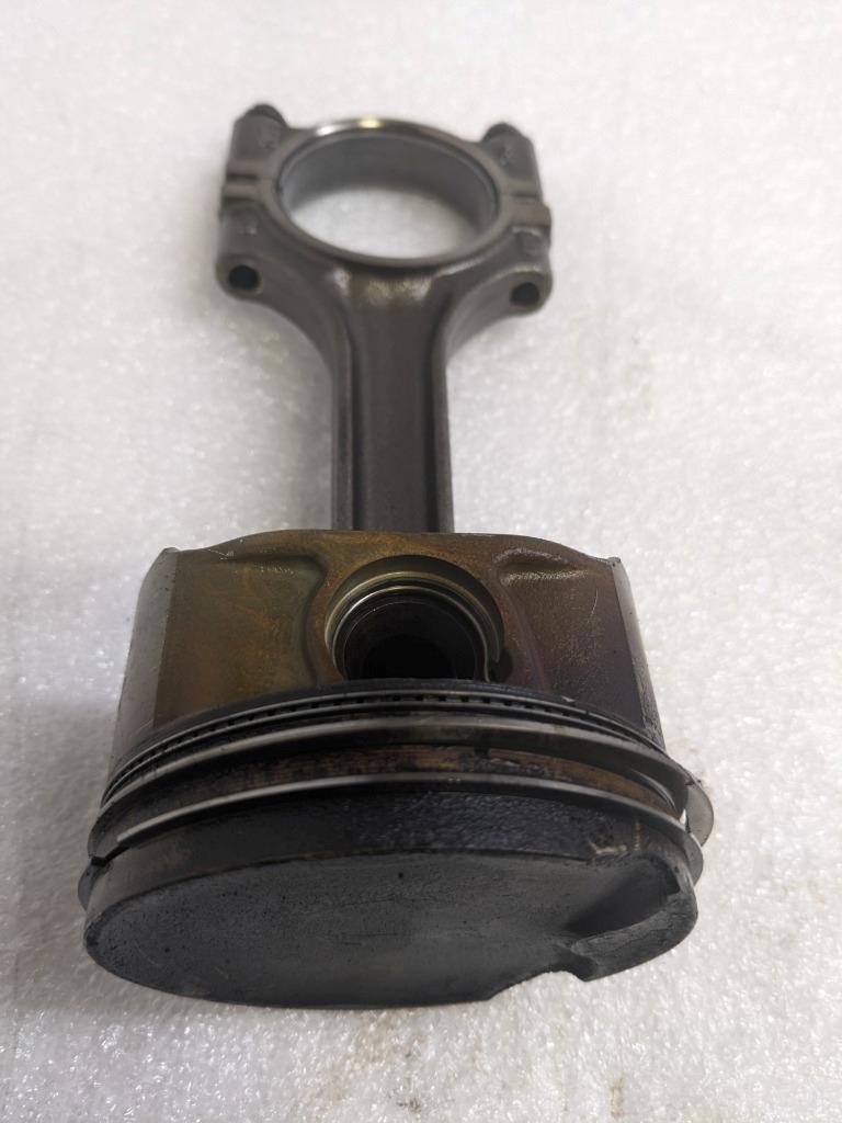 PORSCHE 996/911 CONNECTING PISTON RODS 9961031028R USED 996BGL2T2