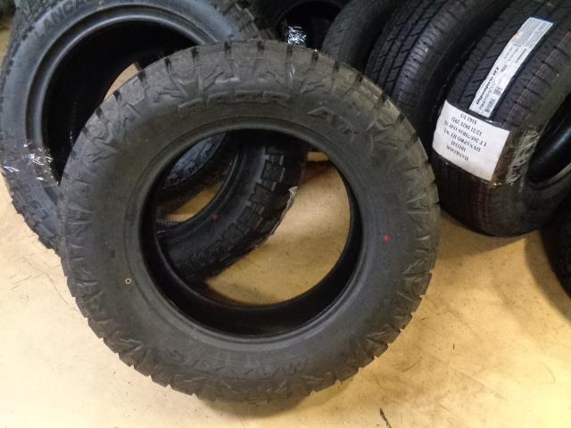 1 MAXXIS RAZR A/T BSW P 245 65 17 111T SL TIRE 5543001 BQ1 SU16