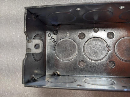 Hubbell-Raco 30309 650 Handy Box 1-1/2 IN. DEEP 1/2 IN. KO'S 4IN. X 2I. 50pc R10